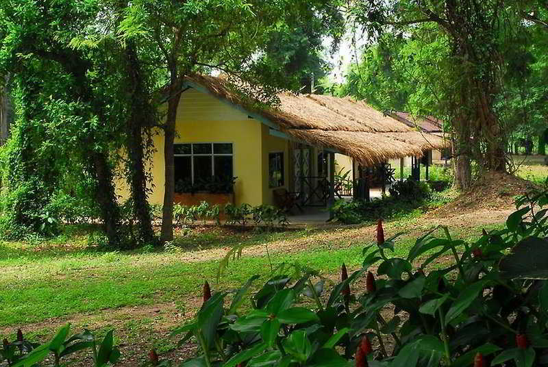 Country Lake Nature Lodge Nakhon Sawan Exterior photo